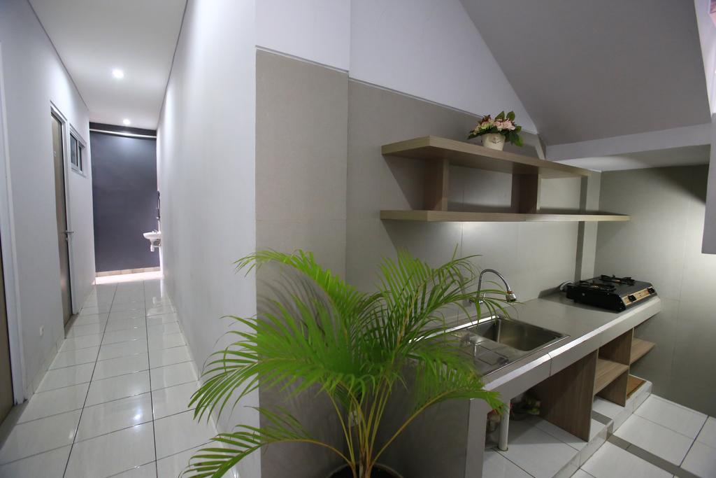 Reddoorz @ Karet Pedurenan 2 Yakarta Exterior foto