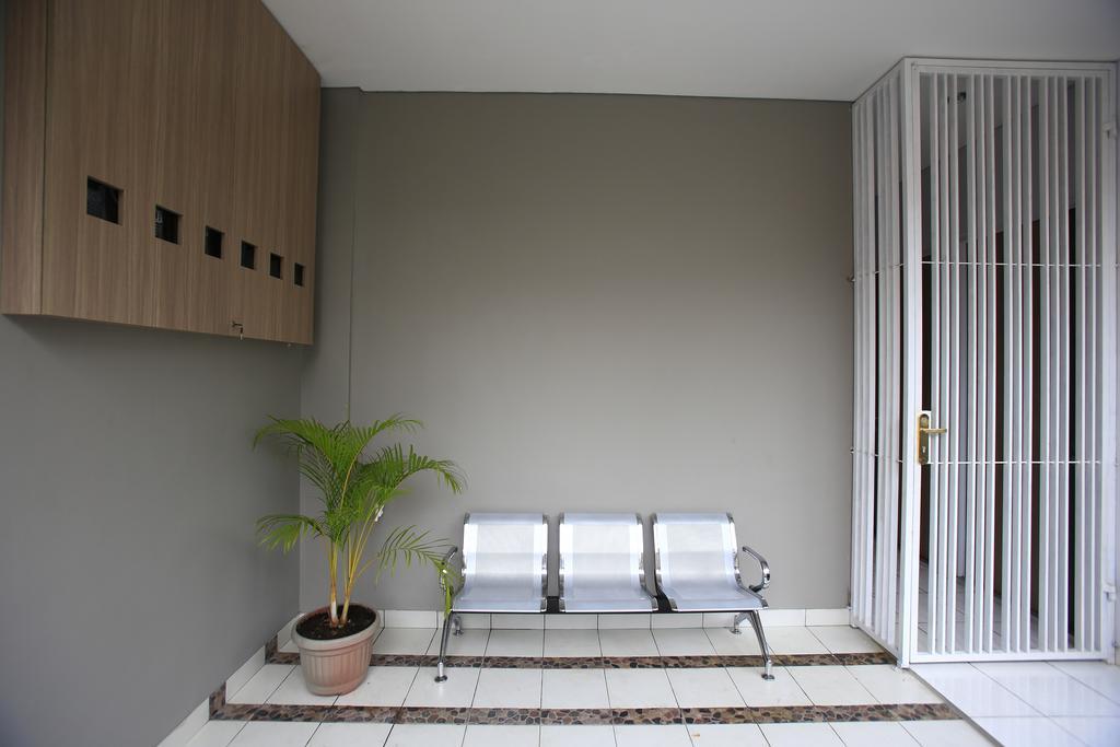 Reddoorz @ Karet Pedurenan 2 Yakarta Exterior foto