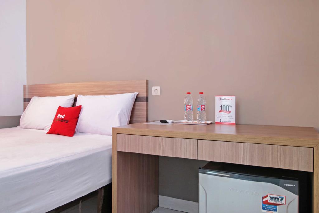 Reddoorz @ Karet Pedurenan 2 Yakarta Exterior foto