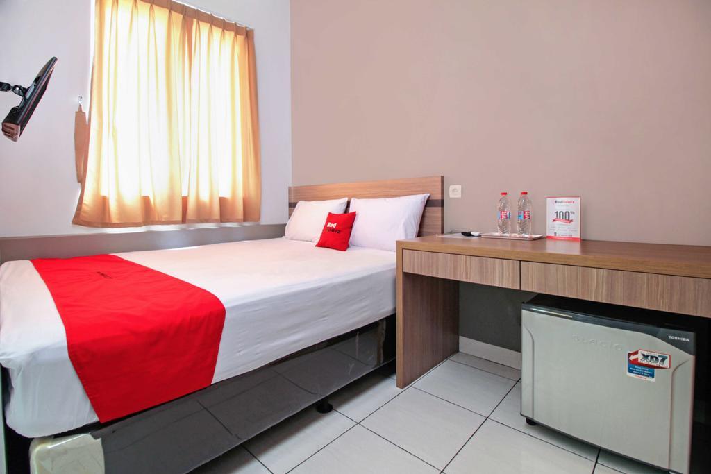 Reddoorz @ Karet Pedurenan 2 Yakarta Exterior foto
