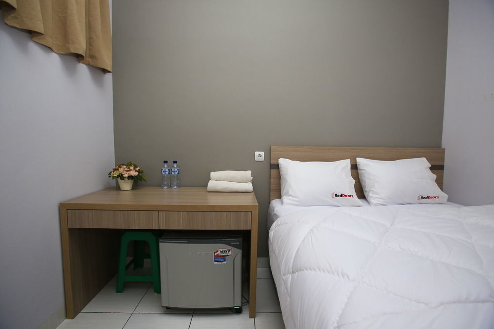 Reddoorz @ Karet Pedurenan 2 Yakarta Exterior foto